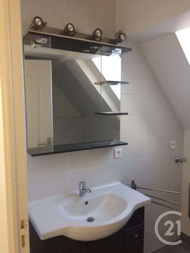 Appartement F2 à louer - 2 pièces - 39.0 m2 - KOLBSHEIM - 67 - ALSACE - Century 21 Kayser Immobilier
