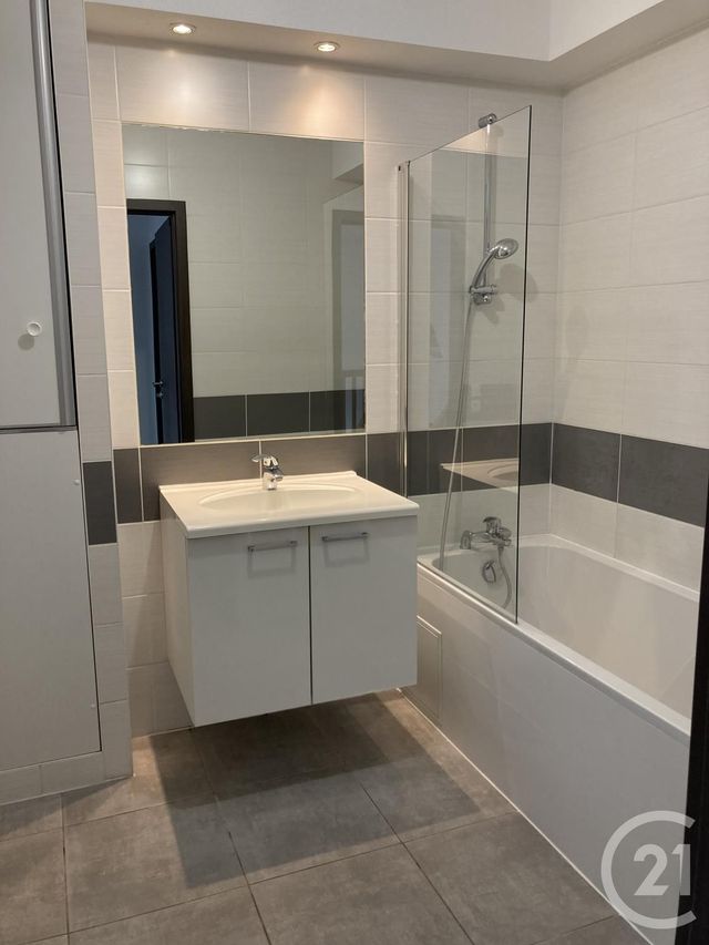 Appartement F3 à louer - 3 pièces - 82.0 m2 - GRIESHEIM PRES MOLSHEIM - 67 - ALSACE - Century 21 Kayser Immobilier